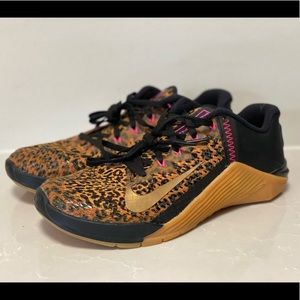 *LIKE NEW* Women’s Nike Metcon 6 Sioes